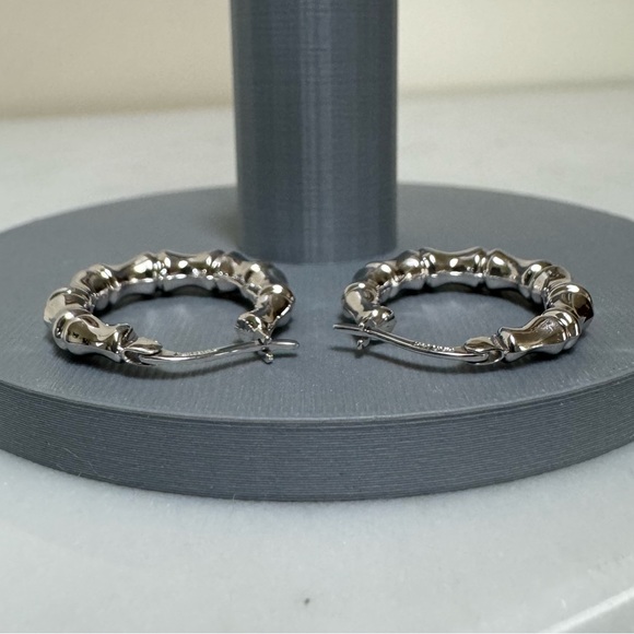 (NEW) Designer ARR Turkey 14K White Gold Bamboo Polished Hoop Earrings - Picture 8 of 12
